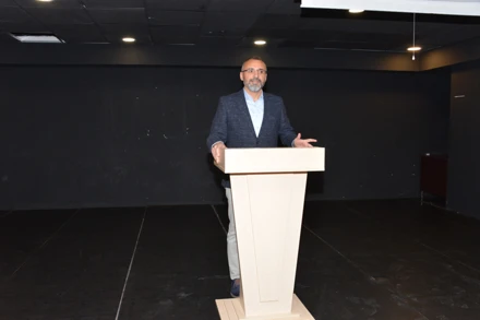 "Cumhuriyete Giden Yol" Konferans